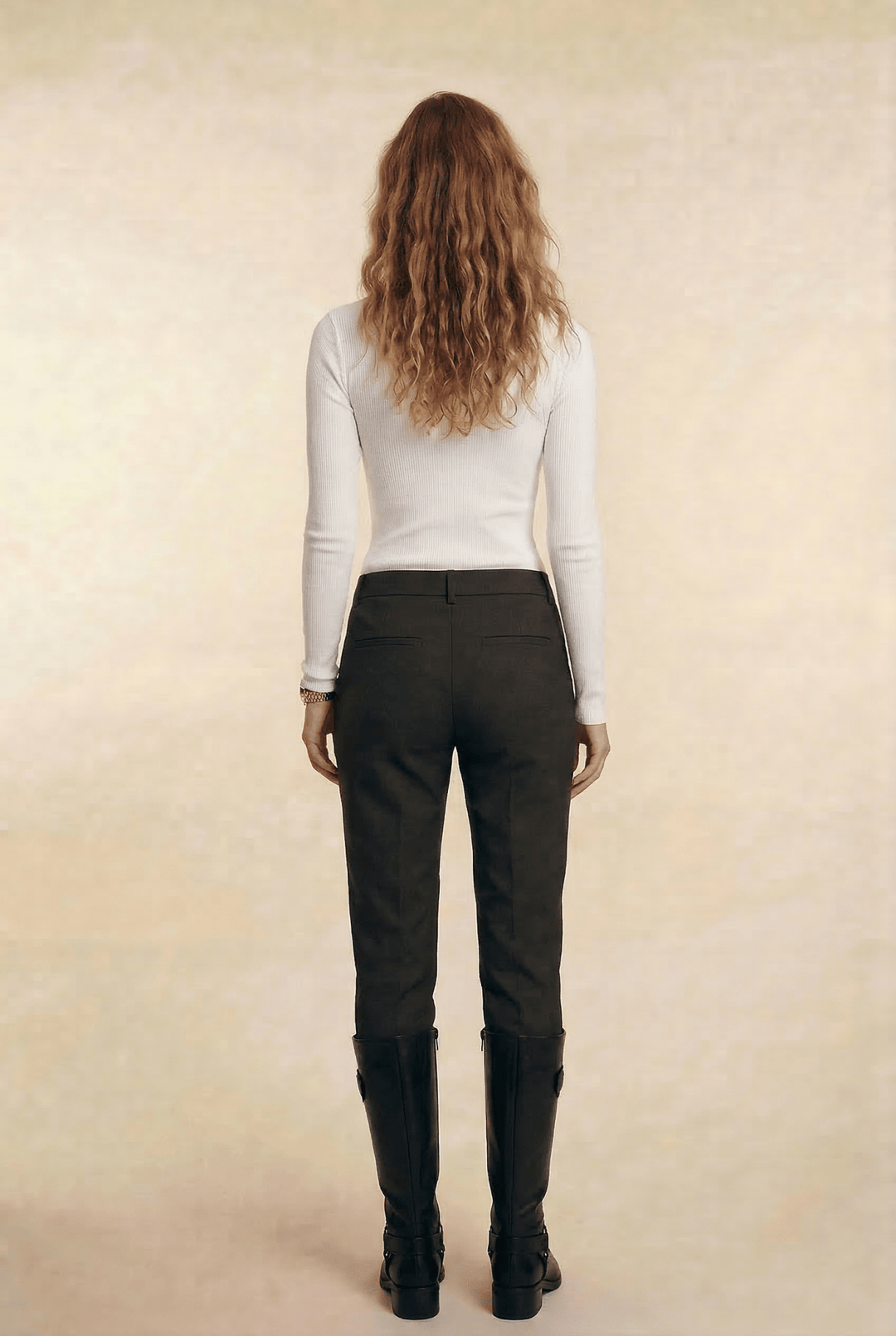 Davina | Slim-Fit Crewneck Top