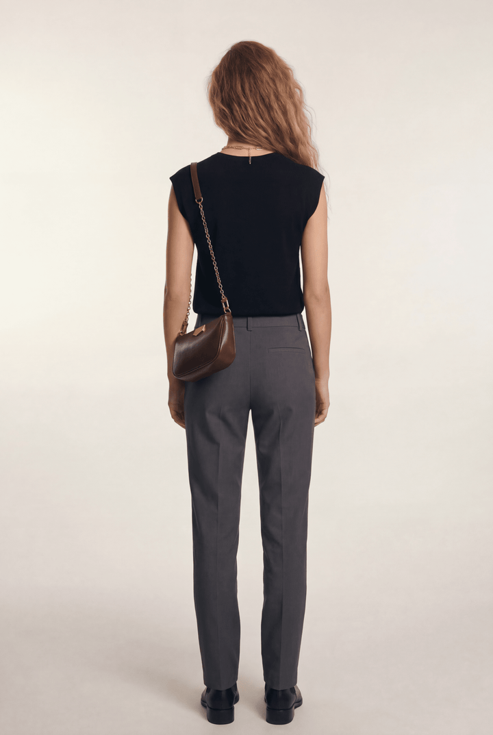 Maelyn | Sleek V-Neck Blouse
