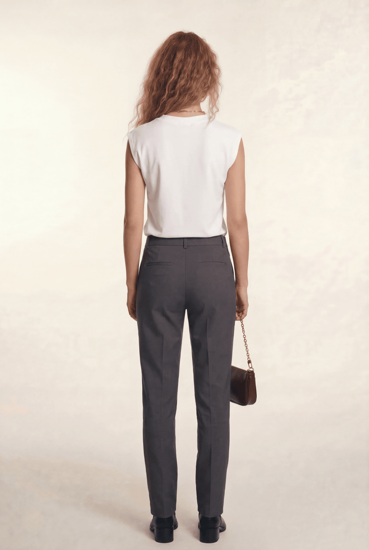 Maelyn | Sleek V-Neck Blouse