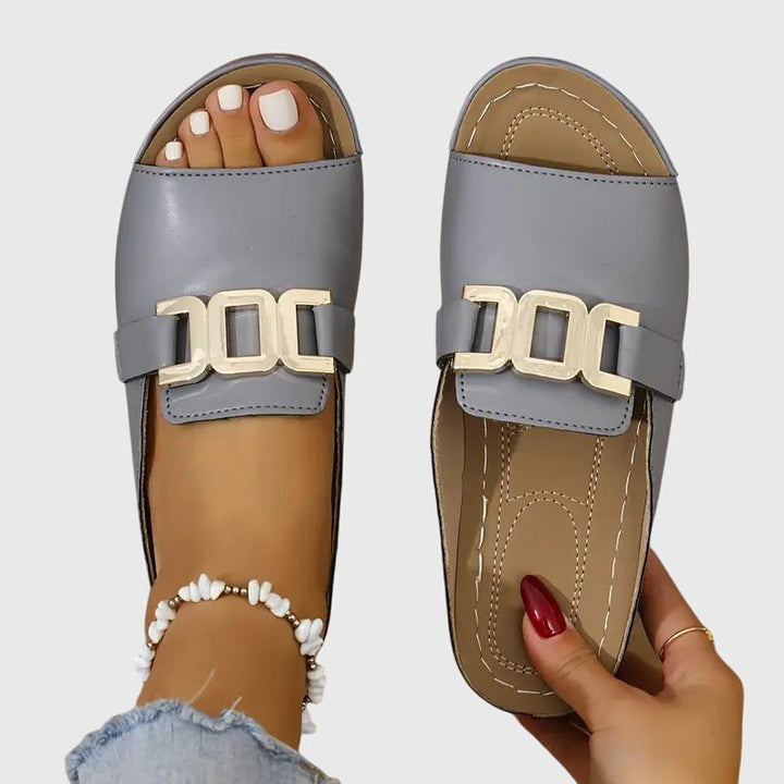Silje | Gold Buckle Sandals