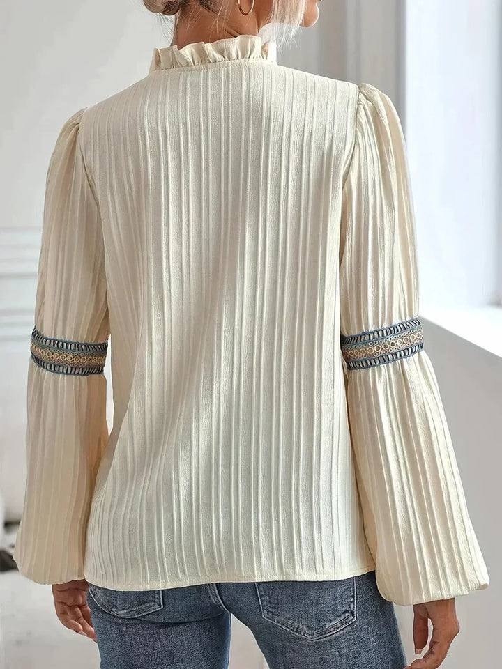 CHLOE | Stunning V-neck blouse
