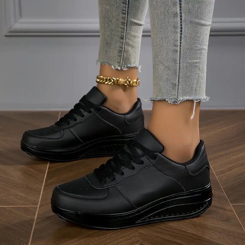 LAILA™ | Orthopedic Trainers on a Breathable Platform